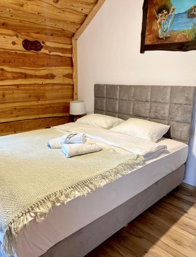 Troll Bed & Breakfast Cisna Ngoại thất bức ảnh
